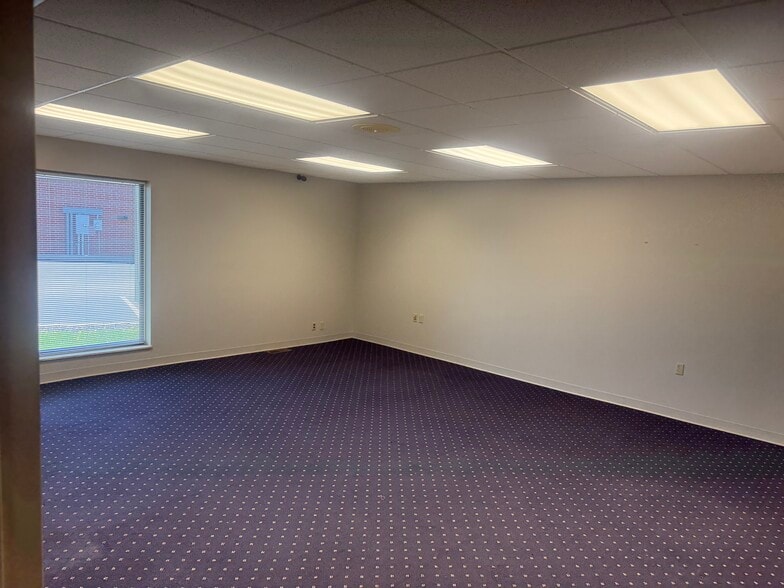 5241 Southwyck Blvd, Toledo, OH for lease - Building Photo - Image 3 of 9