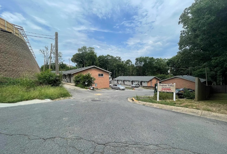 7700 Indian Trl, Little Rock, AR for sale - Building Photo - Image 1 of 5