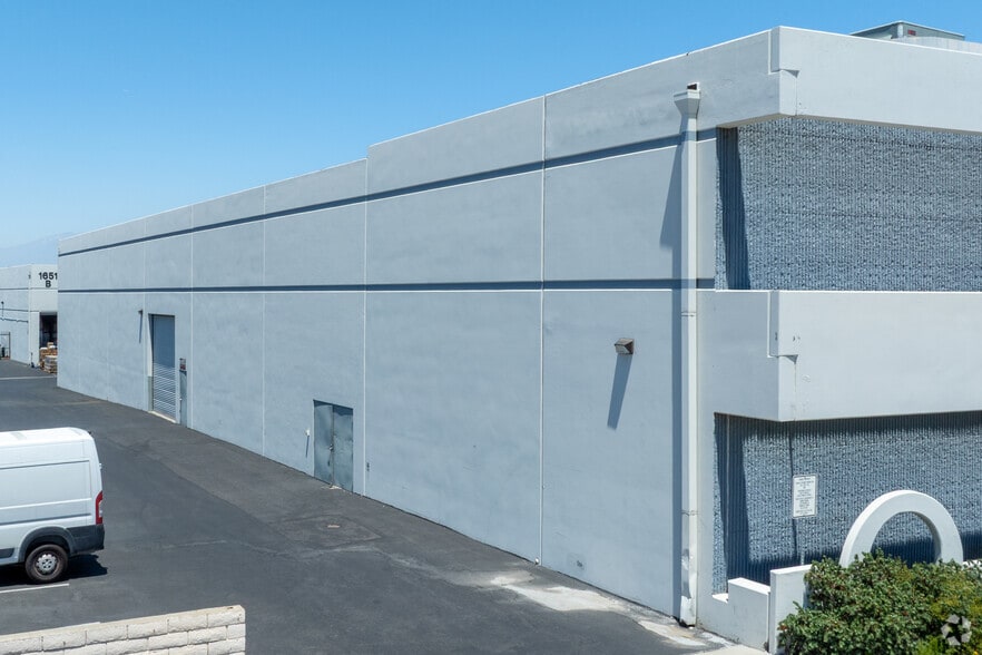 1631 Pomona Rd, Corona, CA for lease - Building Photo - Image 2 of 6