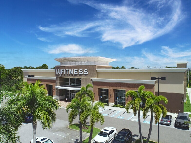 8212-8212 Tourist Center Dr, Bradenton, FL à louer - Photo du bâtiment - Image 3 de 7