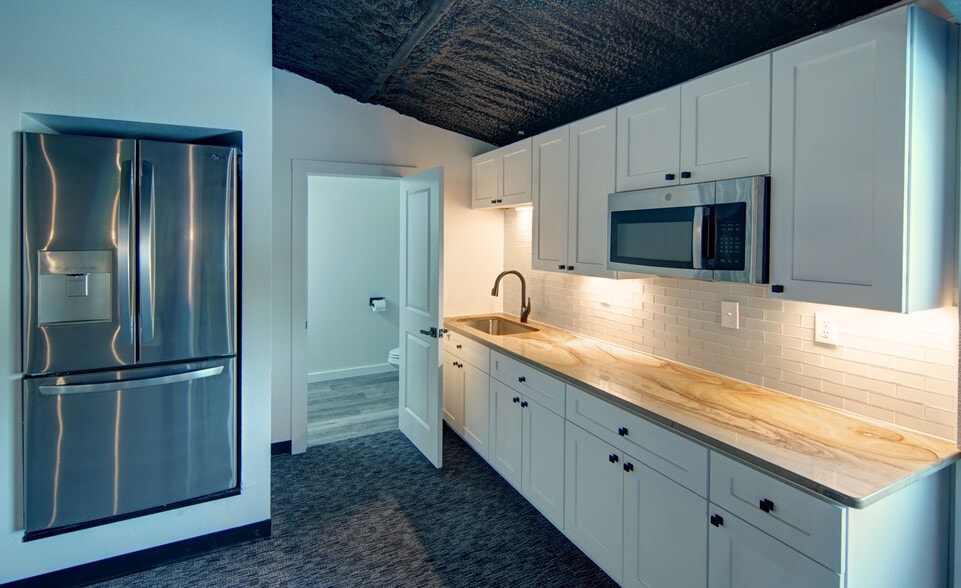 4300 Burleson Retta Rd, Burleson, TX for lease - Interior Photo - Image 2 of 13