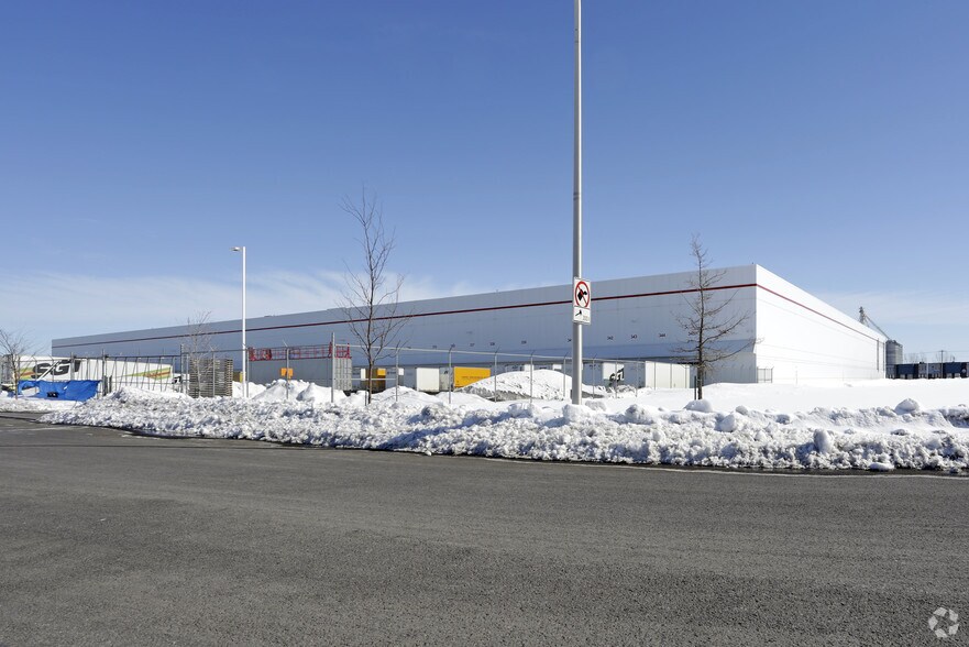 760 Rd Grand-Bernier, St-Jean-sur-Richelieu, QC à louer - Photo du bâtiment - Image 3 de 3