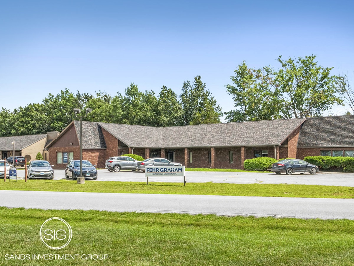 103 Airway Dr, Marion, IL à vendre Photo principale- Image 1 de 4