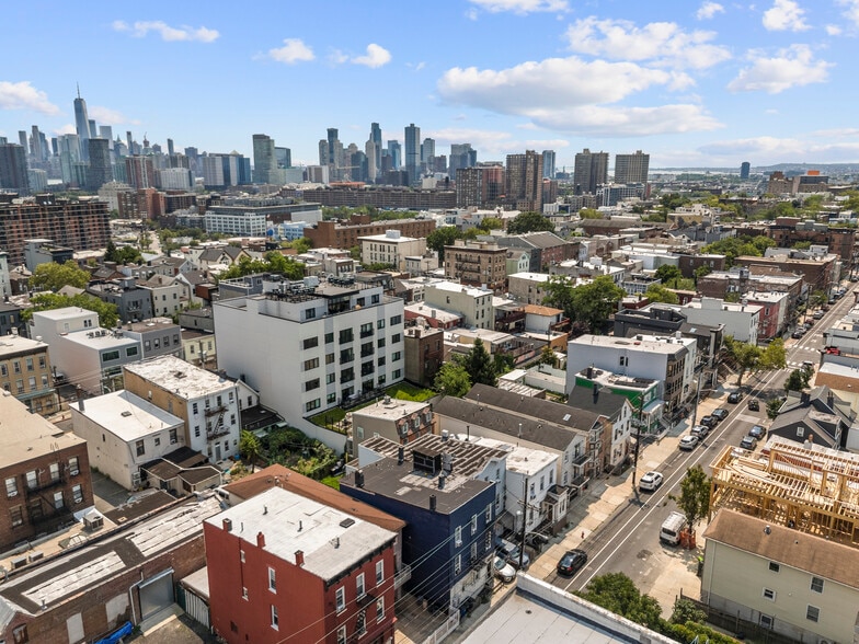 188 New York Ave, Jersey City, NJ for sale - Building Photo - Image 2 of 33