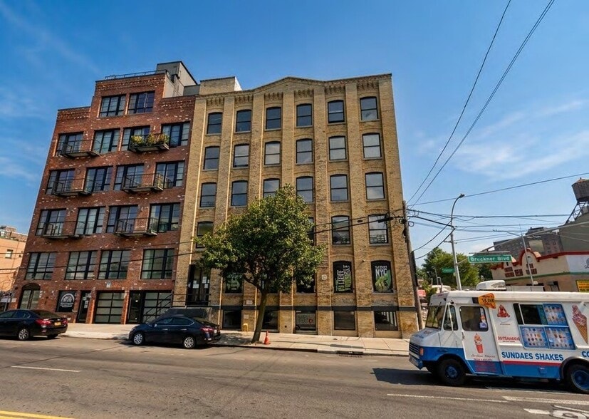 111 Bruckner Blvd, Bronx, NY à vendre - Photo du bâtiment - Image 2 de 11