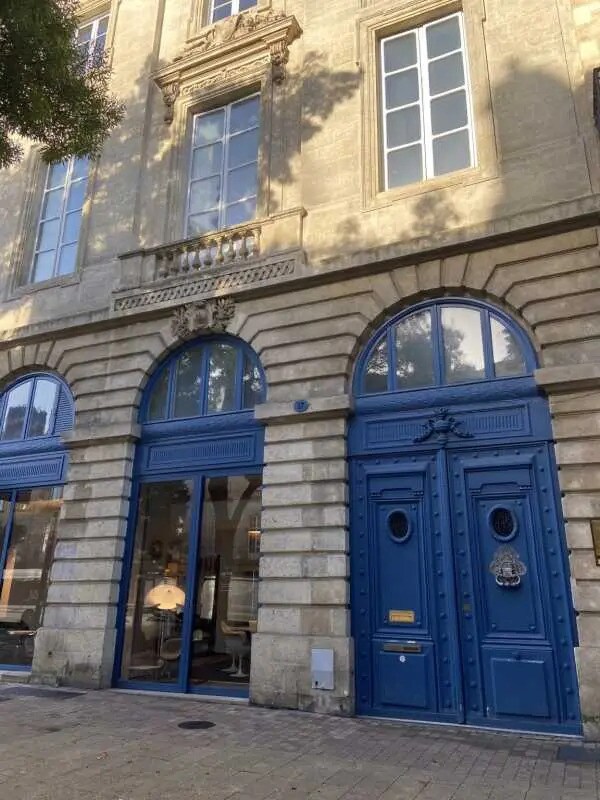 Bureau dans Bordeaux à louer Photo du bâtiment- Image 1 de 3