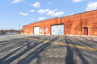 821 E 25th St, Winston-Salem, NC à louer Photo intérieure- Image 1 de 10