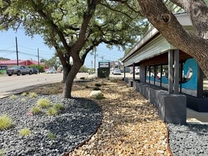 1201 S Main St, Boerne, TX for lease Interior Photo- Image 1 of 8