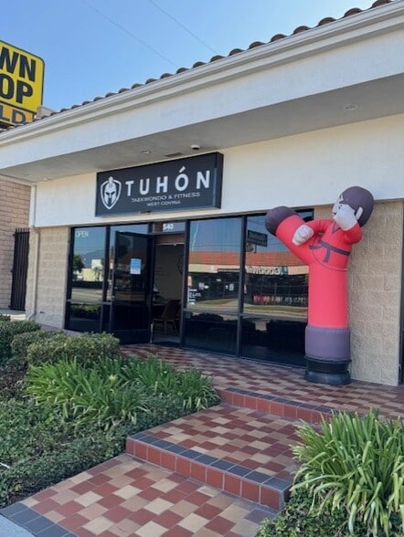 532-540 N Azusa Ave, West Covina, CA for lease - Building Photo - Image 2 of 4