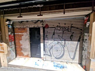 Plus de détails pour Multi-résidentiel à vendre