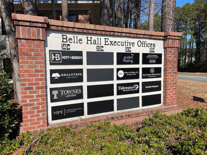505 Belle Hall Pky, Mount Pleasant, SC à vendre - Photo du bâtiment - Image 2 de 11