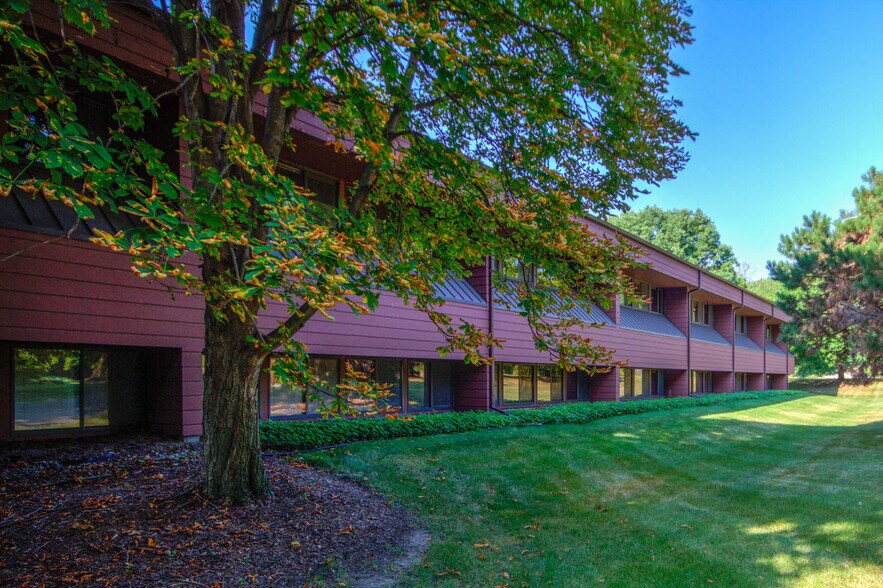 2801 International Ln, Madison, WI à louer - Photo du bâtiment - Image 2 de 3