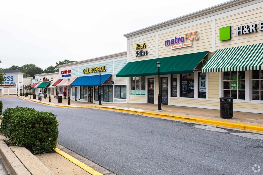 13800-13840 Outlet Dr, Silver Spring, MD for lease - Building Photo - Image 2 of 5