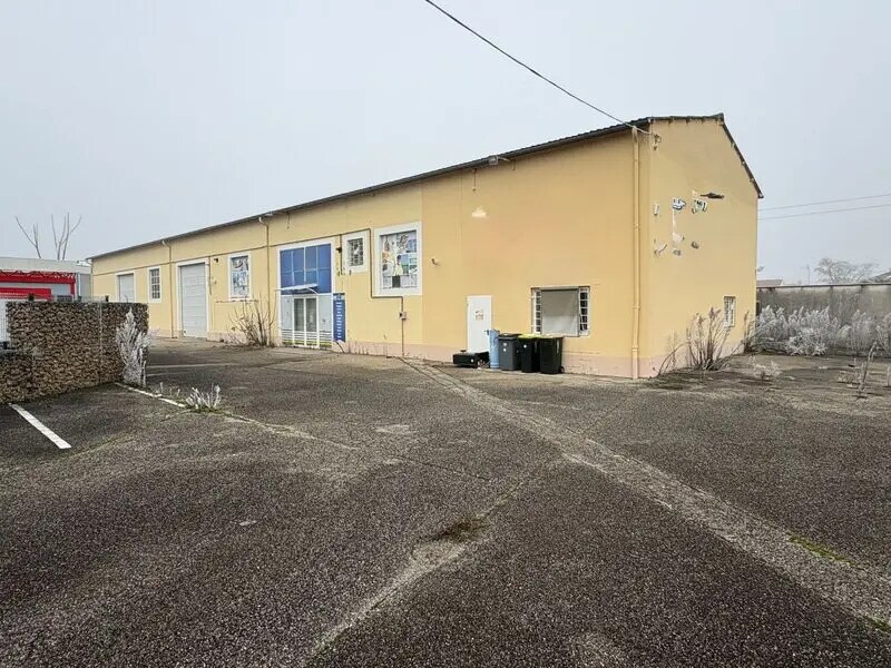 Office in Meyzieu for lease Building Photo- Image 1 of 12