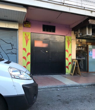 Plus de détails pour Multi-résidentiel à vendre