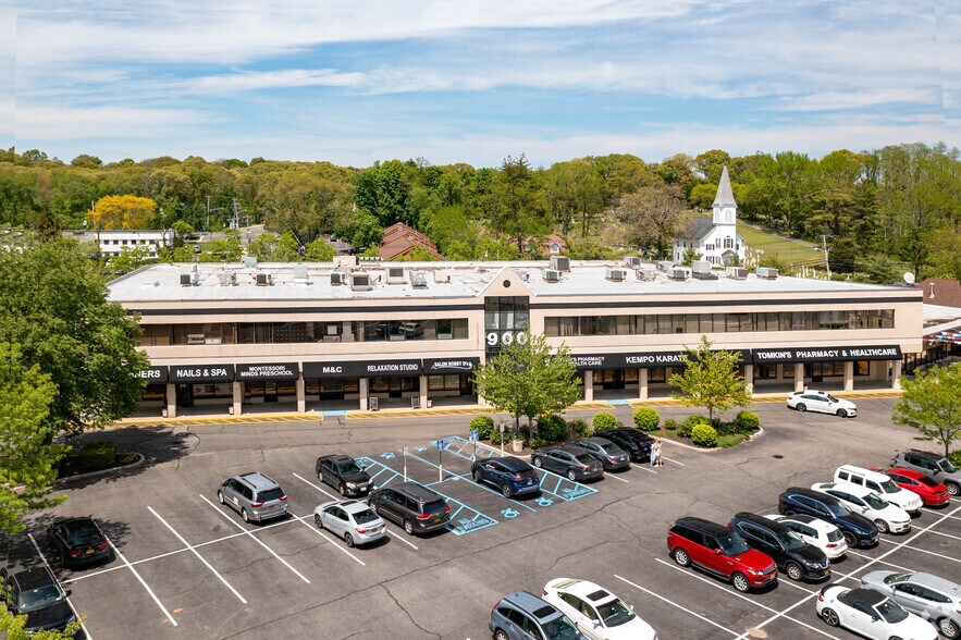 900 Wheeler Rd, Hauppauge, NY à louer - Photo du bâtiment - Image 2 de 3