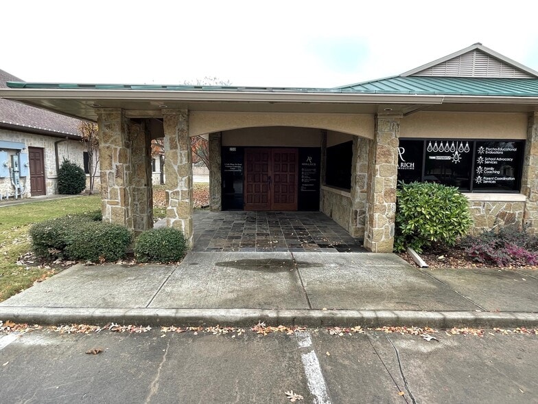 2713 Virginia Pky, McKinney, TX for lease - Building Photo - Image 2 of 9
