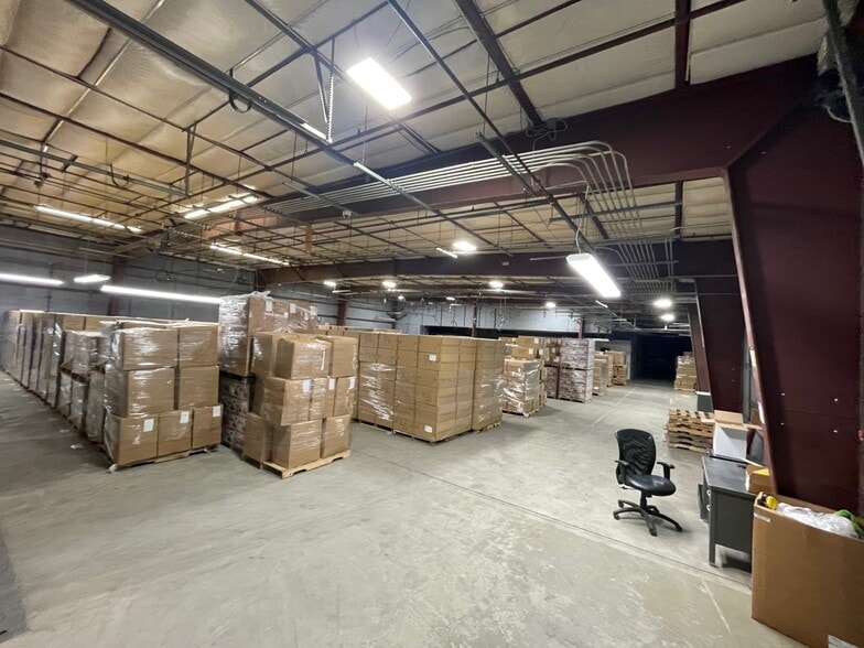 112 Quality Ln, Rutland, VT for lease - Interior Photo - Image 3 of 7