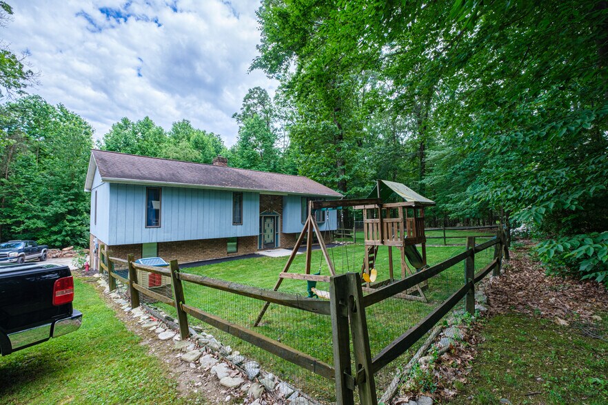 1233 Glatco Lodge Rd, Hanover, PA à vendre - Photo du bâtiment - Image 2 de 12