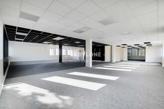 Office in Malakoff for lease Interior Photo- Image 1 of 4