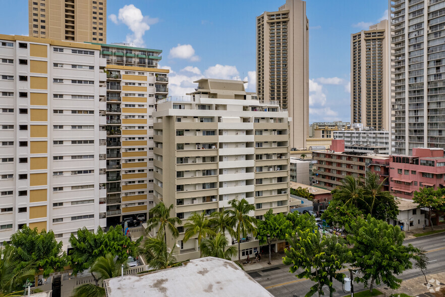 2463 Kuhio Ave, Honolulu, HI à vendre - Photo principale - Image 1 de 1