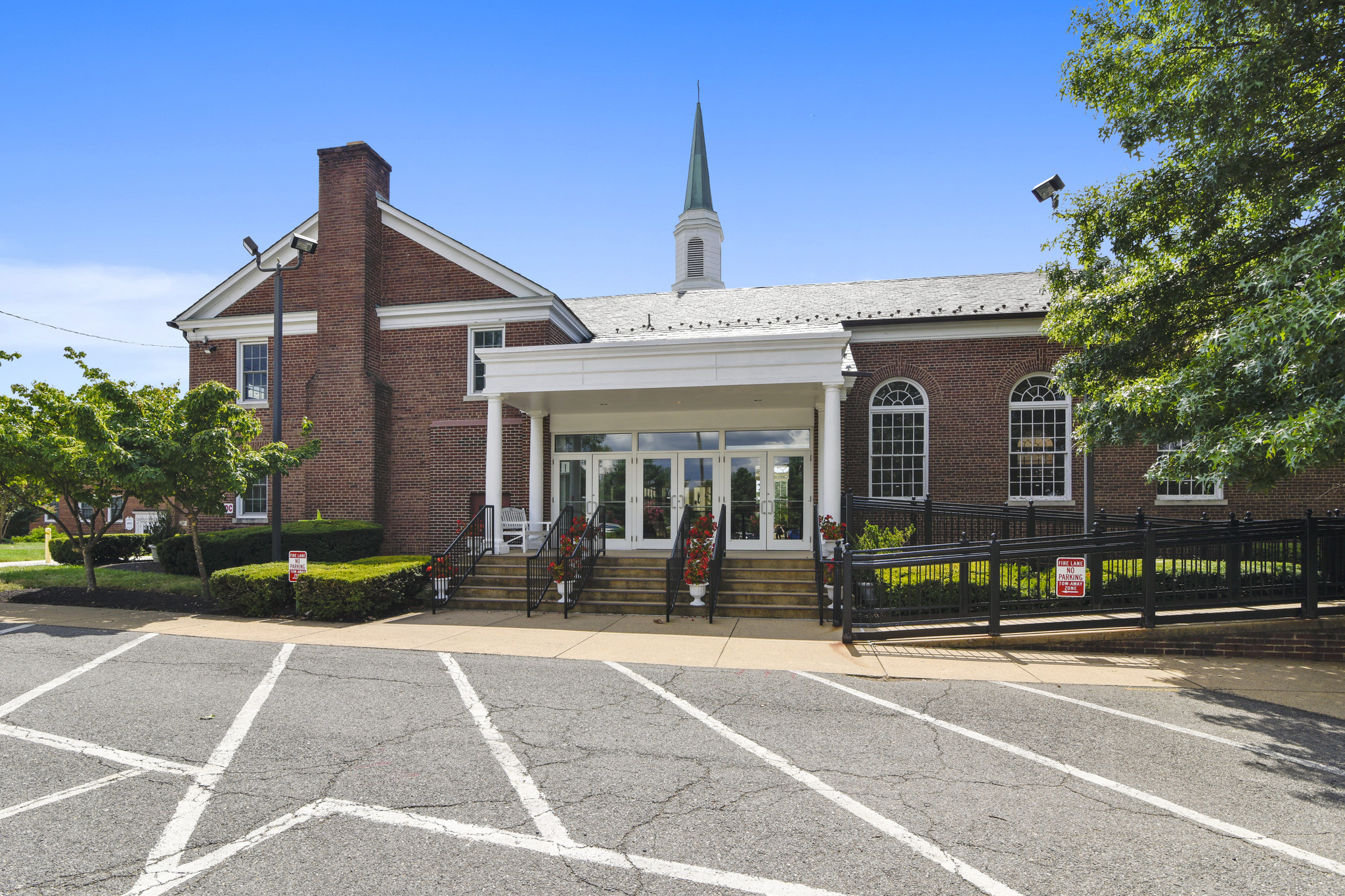 6935 Columbia Pike, Annandale, VA à louer Photo principale- Image 1 de 2