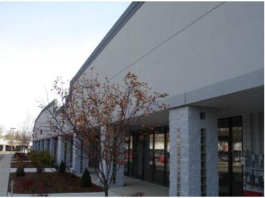 4790 S Hagadorn Rd, East Lansing, MI à louer - Photo du bâtiment - Image 3 de 6