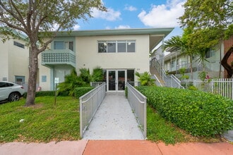 1214 Alton Rd, Miami Beach, FL à louer Photo du bâtiment- Image 1 de 55