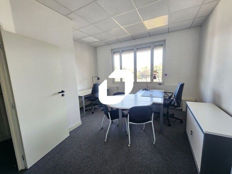 Bureau dans La Celle Saint Cloud à vendre - Photo intérieure - Image 2 de 10