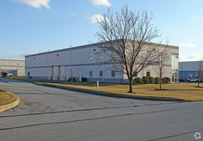 34 Industrial Blvd, New Castle, DE for lease - Building Photo - Image 2 of 9