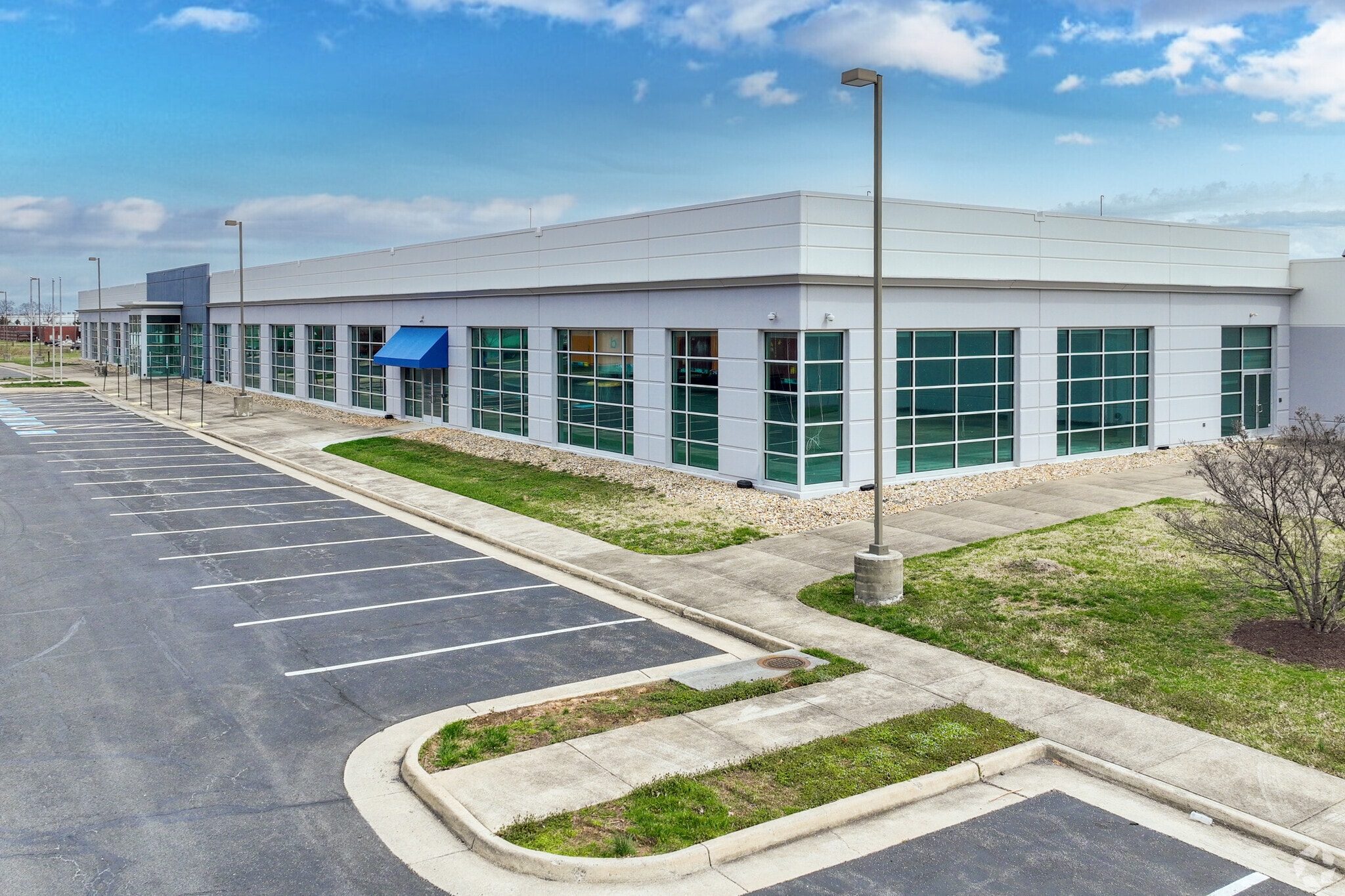 255 Fort Collier Rd, Winchester, VA for lease Primary Photo- Image 1 of 17