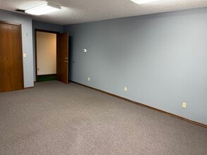 510 NE Roberts Ave, Gresham, OR for lease Interior Photo- Image 1 of 2