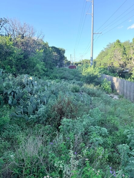 98 Mission Dr, New Braunfels, TX for sale - Building Photo - Image 2 of 4