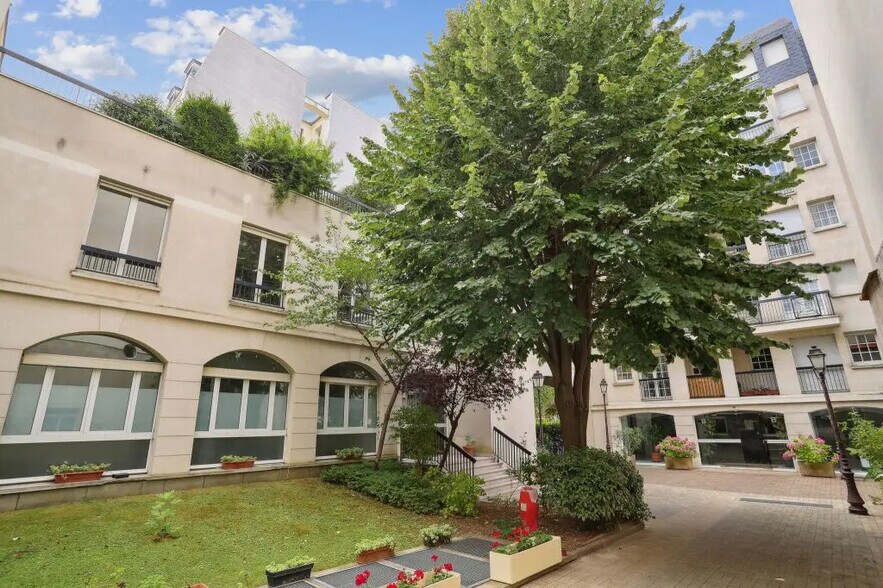 11 Bis Rue Eugène Varlin, Paris à louer - Photo du bâtiment - Image 2 de 14