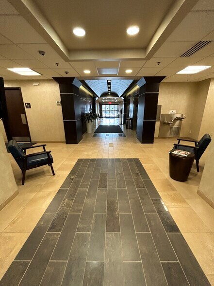 10600 Quivira Rd, Overland Park, KS à louer - Photo intérieure - Image 3 de 6