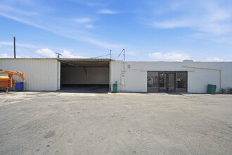 4373 Telegraph Rd, Los Angeles, CA for lease Building Photo- Image 2 of 22