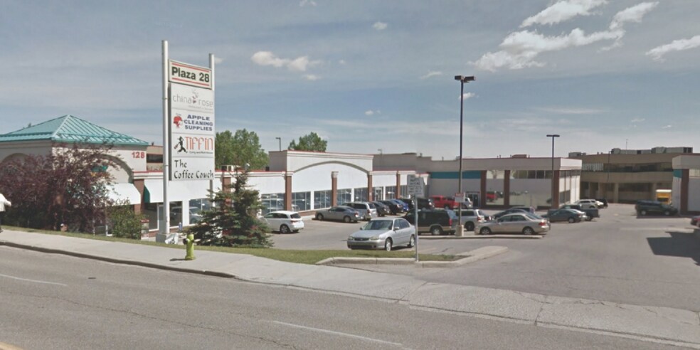128-168 28th St SE, Calgary, AB à vendre - Photo du bâtiment - Image 2 de 9