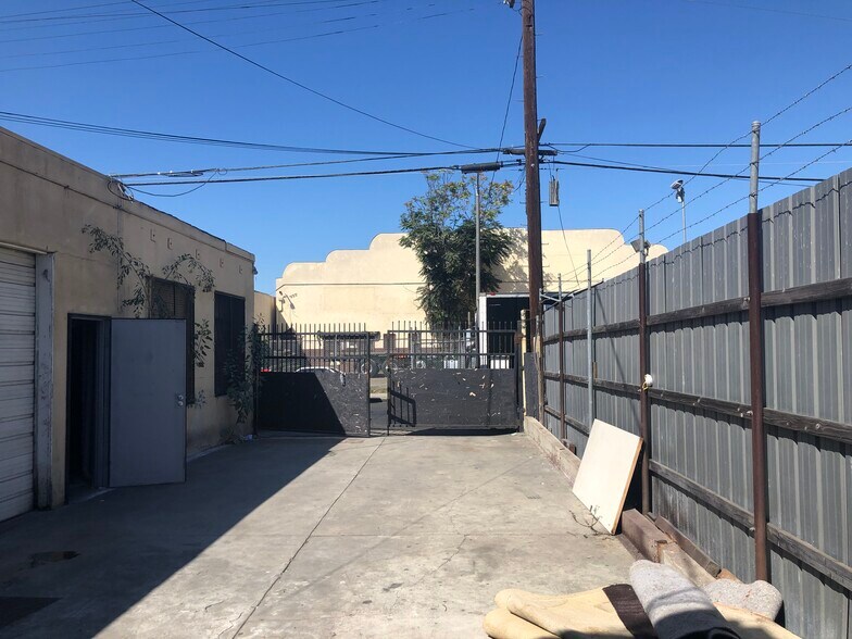 6121 S Western Ave, Los Angeles, CA for lease - Building Photo - Image 3 of 12