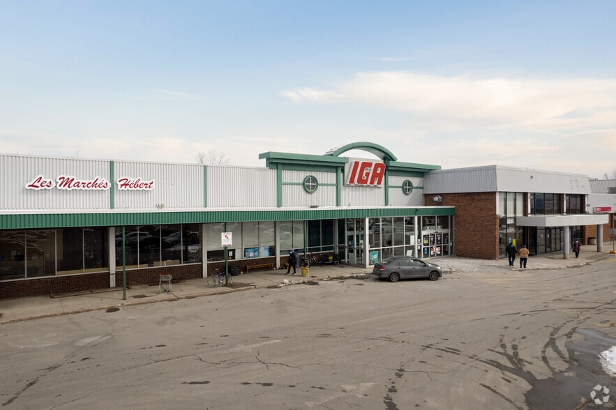 1401 Ch de Chambly, Longueuil, QC à louer - Photo du bâtiment - Image 2 de 6