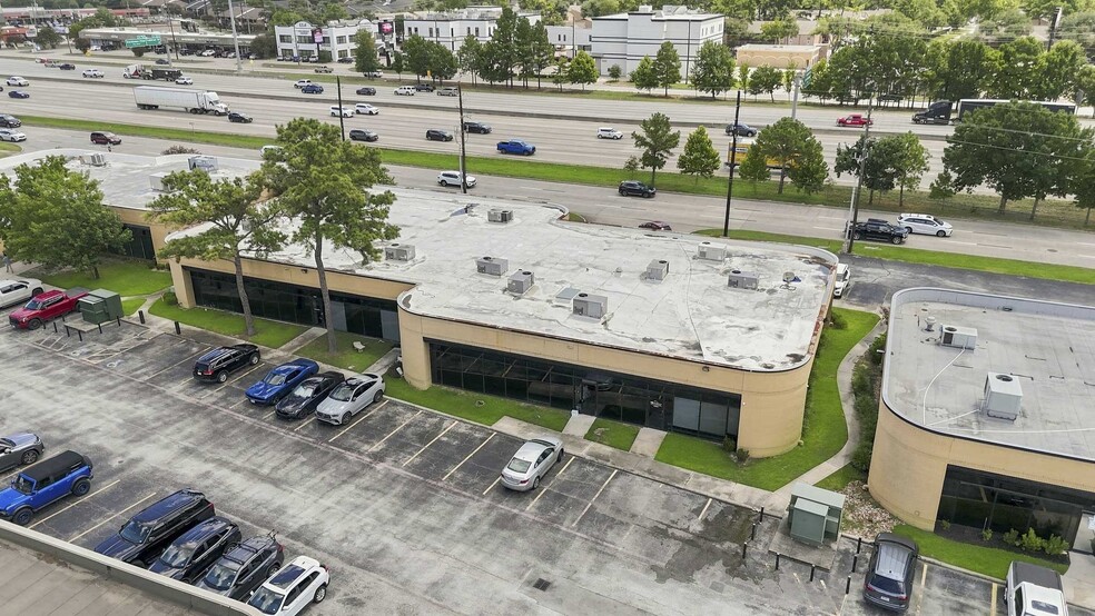 25307 I-45, Spring, TX à louer - Photo du bâtiment - Image 3 de 11
