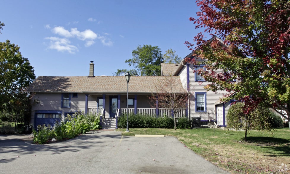 44675 Joy Rd, Canton Township, MI for sale - Primary Photo - Image 1 of 5