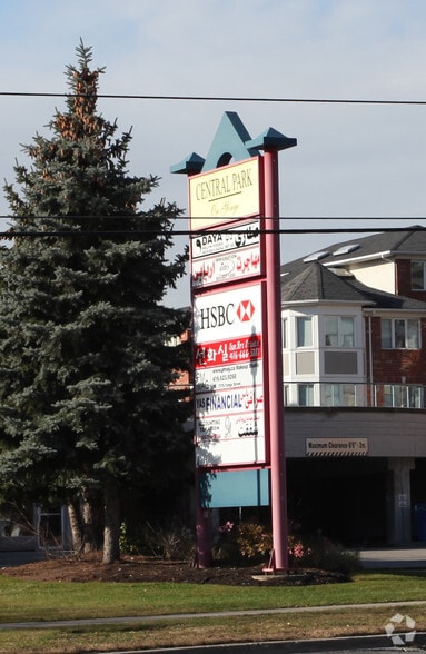 7388-7398 Yonge St, Vaughan, ON à louer - Photo du bâtiment - Image 3 de 11