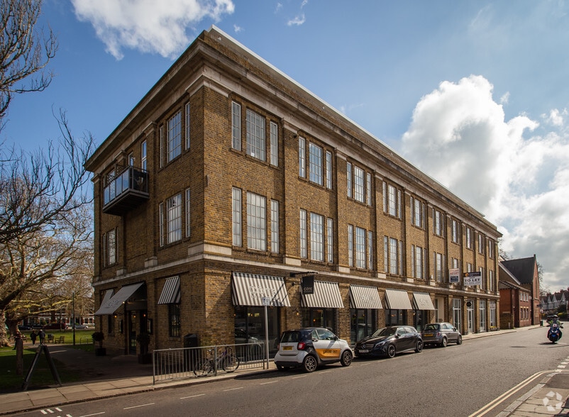 21 Station Rd, London for lease - Building Photo - Image 3 of 5