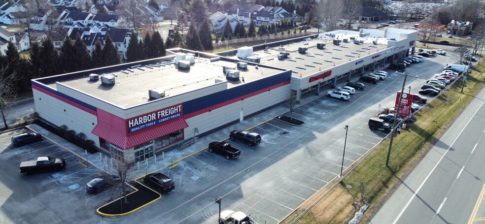 102 Milford Landing Dr, Milford, PA for lease - Building Photo - Image 1 of 2