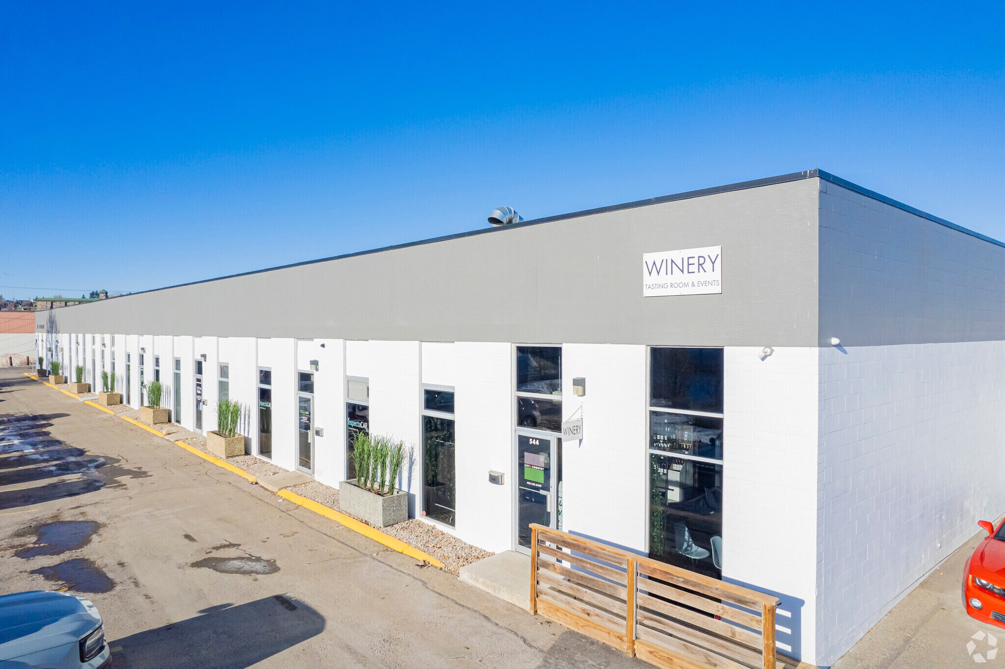 530-544 38A Ave SE, Calgary, AB for lease Primary Photo- Image 1 of 4