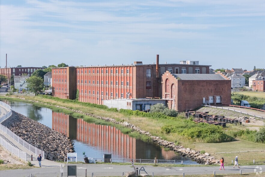 11 Cove St, New Bedford, MA à vendre - Photo du bâtiment - Image 3 de 10