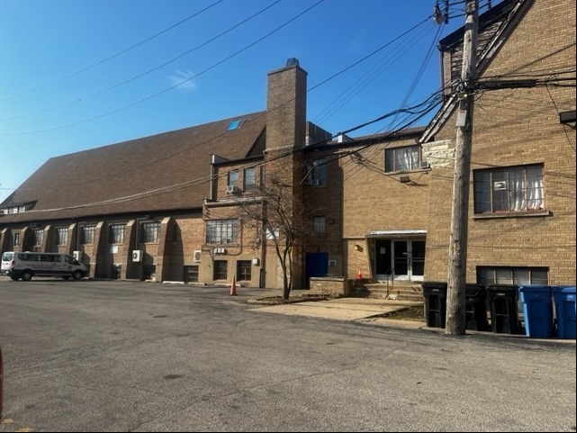6015 N Francisco Ave, Chicago, IL à vendre - Photo du bâtiment - Image 2 de 8