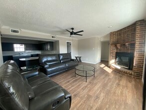 1173 N Main St, Vidor, TX à louer Photo intérieure- Image 1 de 17