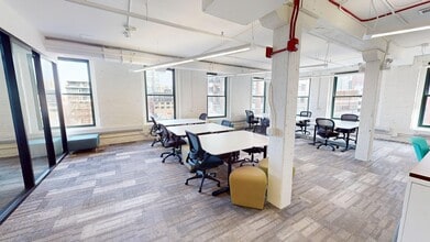 303 W Institute Pl, Chicago, IL for lease Interior Photo- Image 2 of 11