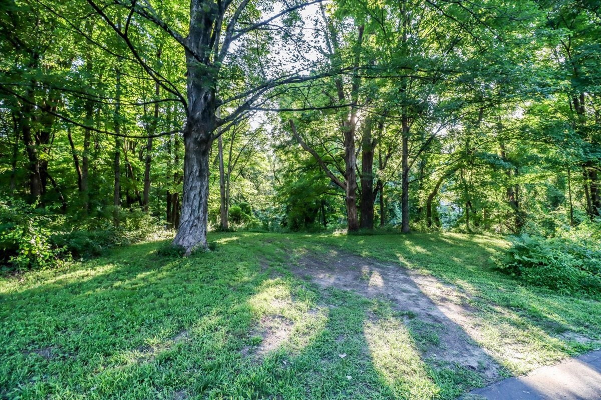 23 Farrell rd, Newtown, CT for sale Primary Photo- Image 1 of 3